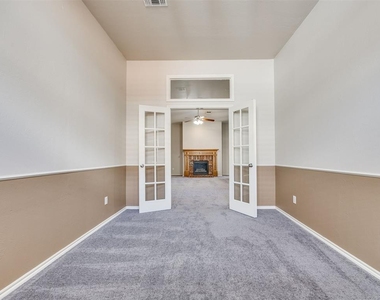 312 Lone Oak Drive - Photo Thumbnail 29