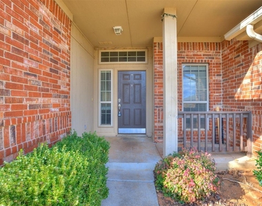 312 Lone Oak Drive - Photo Thumbnail 7