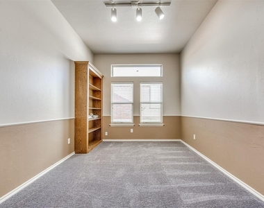 312 Lone Oak Drive - Photo Thumbnail 28