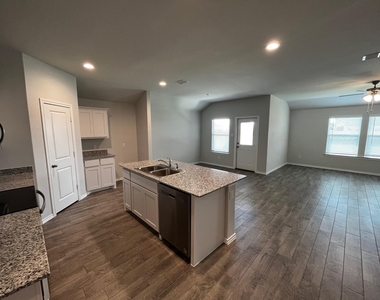 2945 Manu Street - Photo Thumbnail 4
