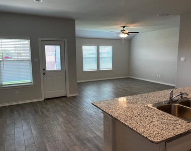 2945 Manu Street - Photo Thumbnail 5