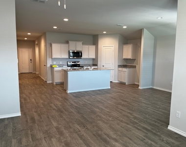 2945 Manu Street - Photo Thumbnail 3