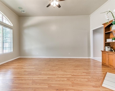 15524 Swallowtail Road - Photo Thumbnail 4