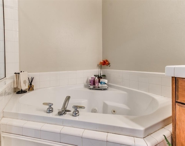 15524 Swallowtail Road - Photo Thumbnail 18