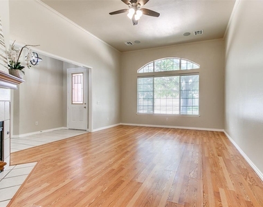 15524 Swallowtail Road - Photo Thumbnail 5