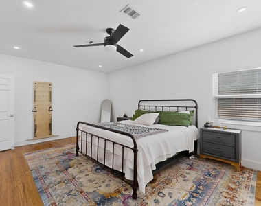 5911 E Grand Avenue - Photo Thumbnail 17
