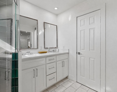 5911 E Grand Avenue - Photo Thumbnail 22