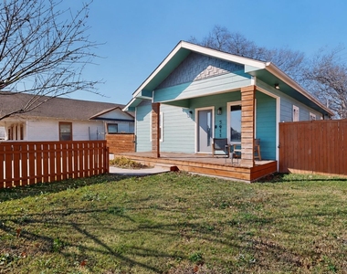 5911 E Grand Avenue - Photo Thumbnail 6