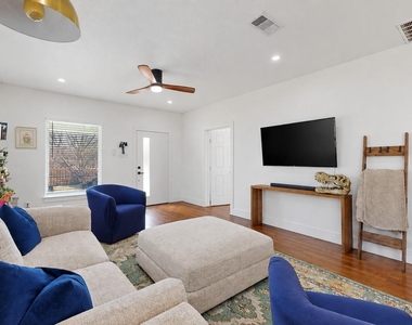 5911 E Grand Avenue - Photo Thumbnail 23