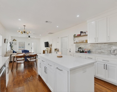 5911 E Grand Avenue - Photo Thumbnail 1