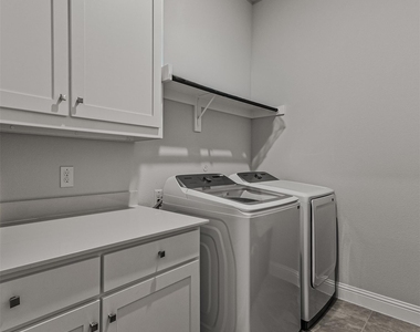 2209 Sunset Boulevard - Photo Thumbnail 33