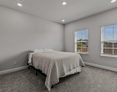 2209 Sunset Boulevard - Photo Thumbnail 25