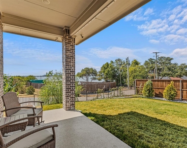 2209 Sunset Boulevard - Photo Thumbnail 35