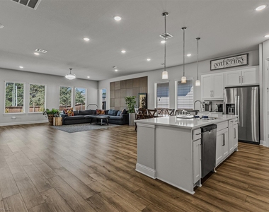 2209 Sunset Boulevard - Photo Thumbnail 7