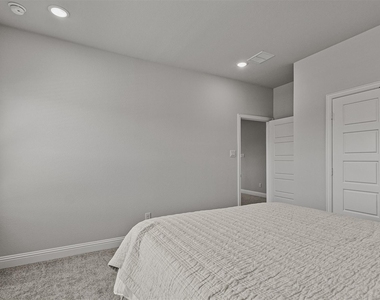 2209 Sunset Boulevard - Photo Thumbnail 26