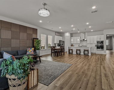 2209 Sunset Boulevard - Photo Thumbnail 10
