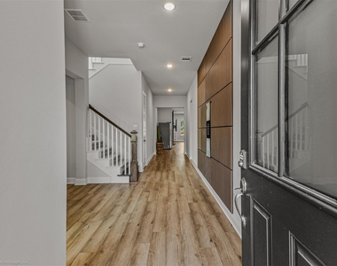 2209 Sunset Boulevard - Photo Thumbnail 6