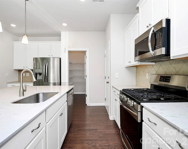 14527 Murfield Court - Photo Thumbnail 11