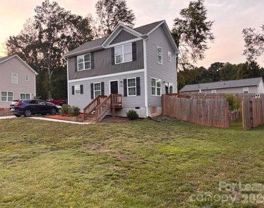 606 E Carpenter Street - Photo Thumbnail 1
