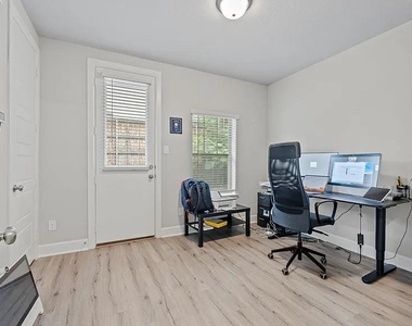 5304 Laurel Branch Drive - Photo Thumbnail 4