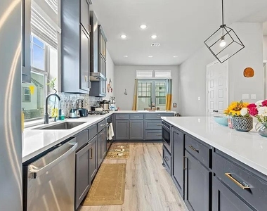 5304 Laurel Branch Drive - Photo Thumbnail 9