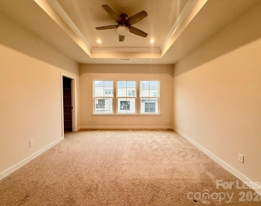 928 Portrush Lane - Photo Thumbnail 7