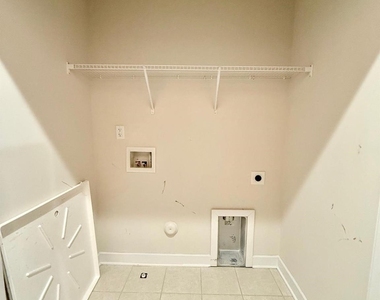 928 Portrush Lane - Photo Thumbnail 17