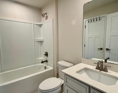 928 Portrush Lane - Photo Thumbnail 12