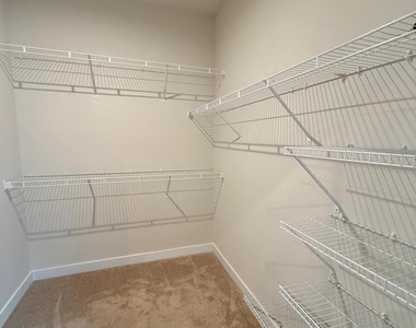 928 Portrush Lane - Photo Thumbnail 8