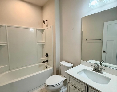 928 Portrush Lane - Photo Thumbnail 16