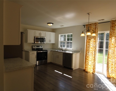 11118 Cypress View Drive - Photo Thumbnail 5