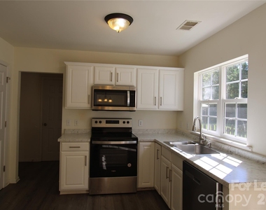 11118 Cypress View Drive - Photo Thumbnail 7