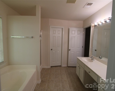 11103 Cypress View Drive - Photo Thumbnail 23