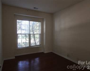 11103 Cypress View Drive - Photo Thumbnail 4
