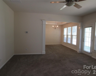 11103 Cypress View Drive - Photo Thumbnail 9