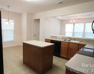 11103 Cypress View Drive - Photo Thumbnail 13