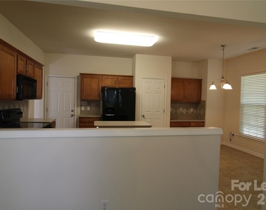 11103 Cypress View Drive - Photo Thumbnail 8