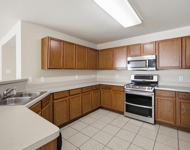 1159 Tomahawk Drive - Photo Thumbnail 7