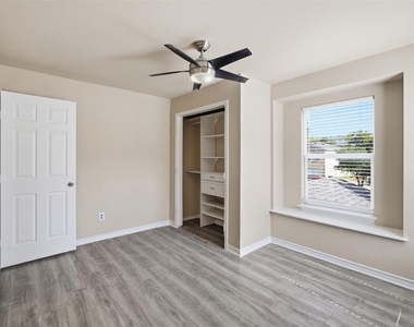 1159 Tomahawk Drive - Photo Thumbnail 18