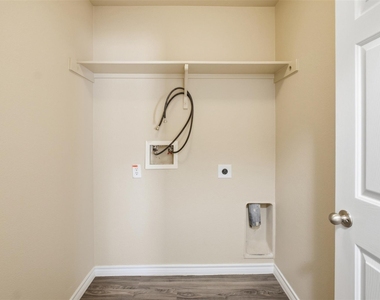 1159 Tomahawk Drive - Photo Thumbnail 9