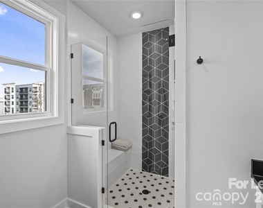 547 W Tremont Avenue - Photo Thumbnail 18