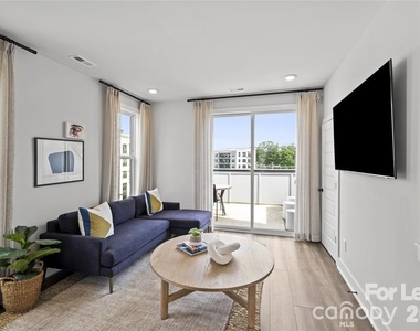 547 W Tremont Avenue - Photo Thumbnail 23