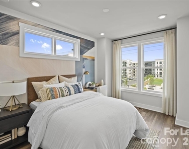 547 W Tremont Avenue - Photo Thumbnail 20