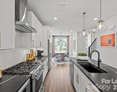 547 W Tremont Avenue - Photo Thumbnail 11