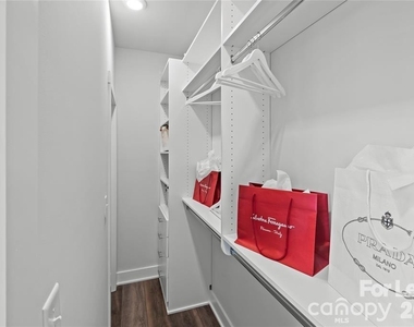 547 W Tremont Avenue - Photo Thumbnail 16
