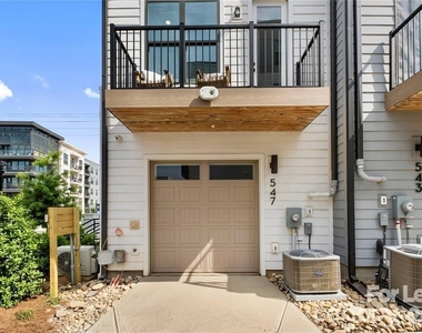 547 W Tremont Avenue - Photo Thumbnail 32