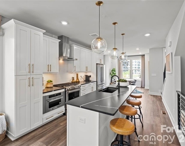 547 W Tremont Avenue - Photo Thumbnail 6