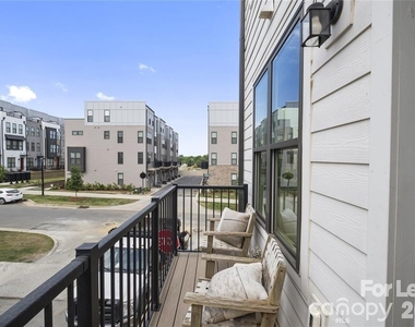 547 W Tremont Avenue - Photo Thumbnail 31