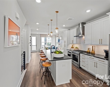 547 W Tremont Avenue - Photo Thumbnail 8