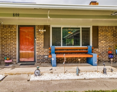 809 Beech Street - Photo Thumbnail 1